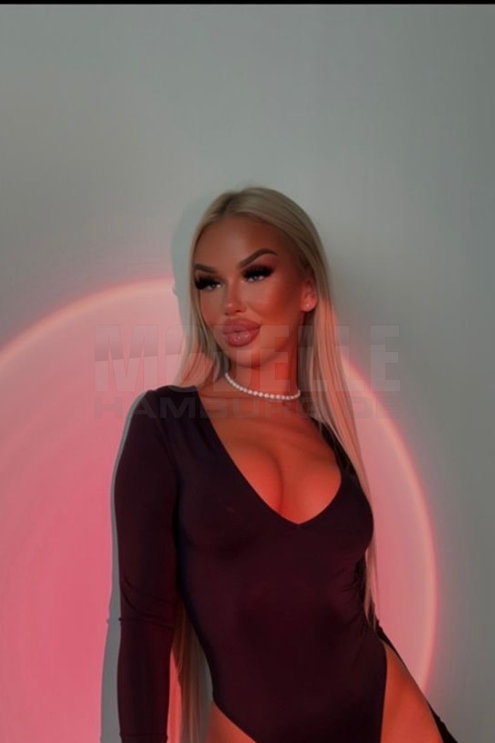 Luna-Marie, 24, 176cm, 59kg, 80 B