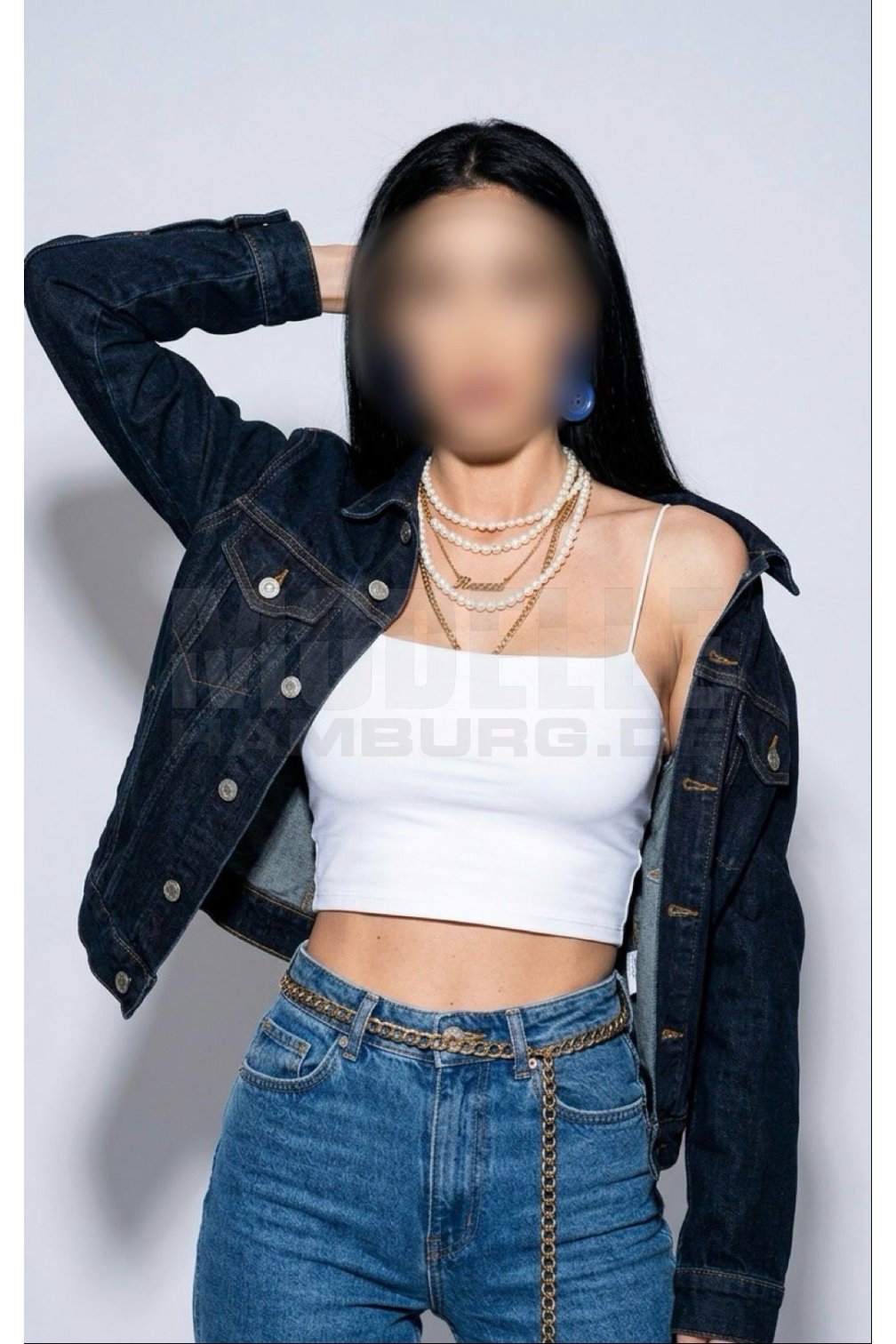 Kylie, 23, 171cm, 50kg, 70 B