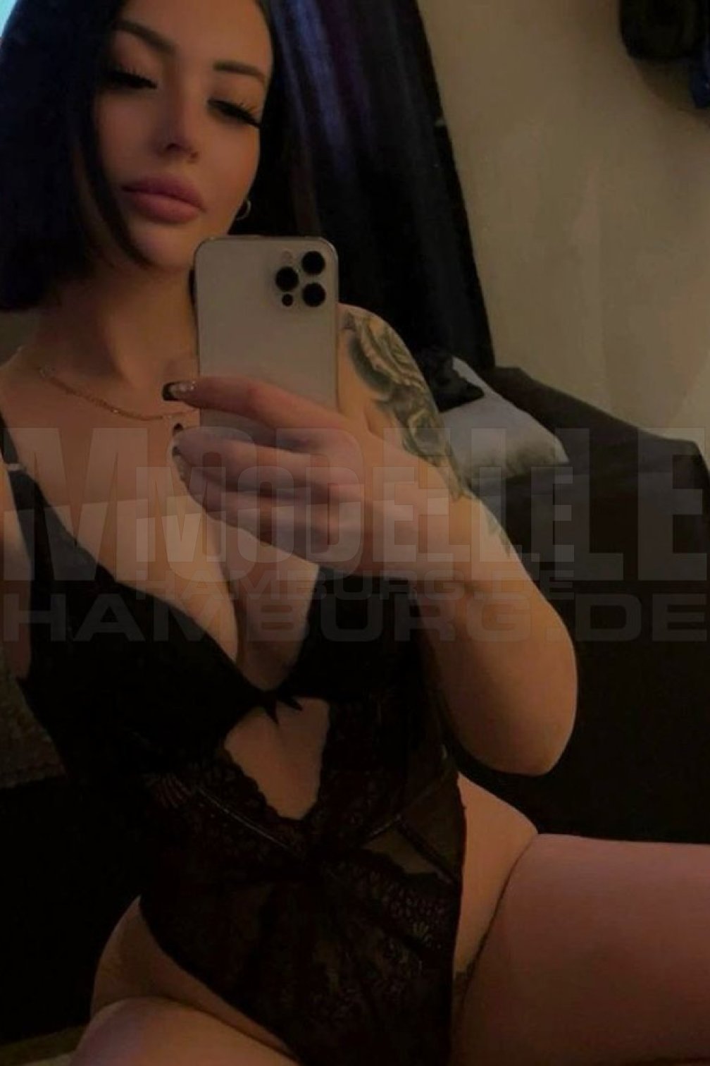 Julia, 25, 176cm, 60kg, 70 A