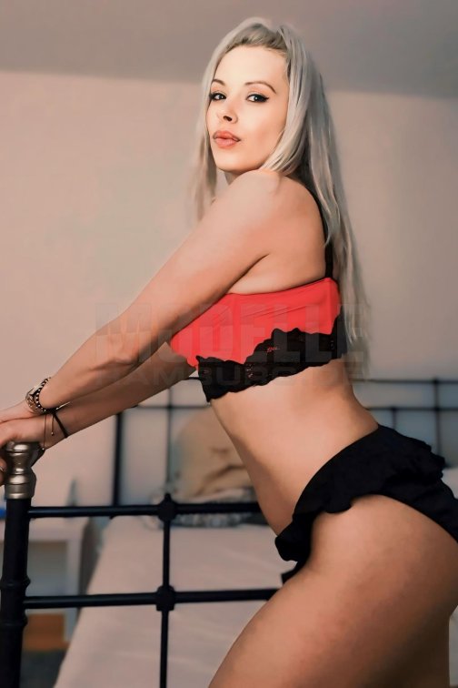 Bella, 33, 169cm, 55kg, 75 C