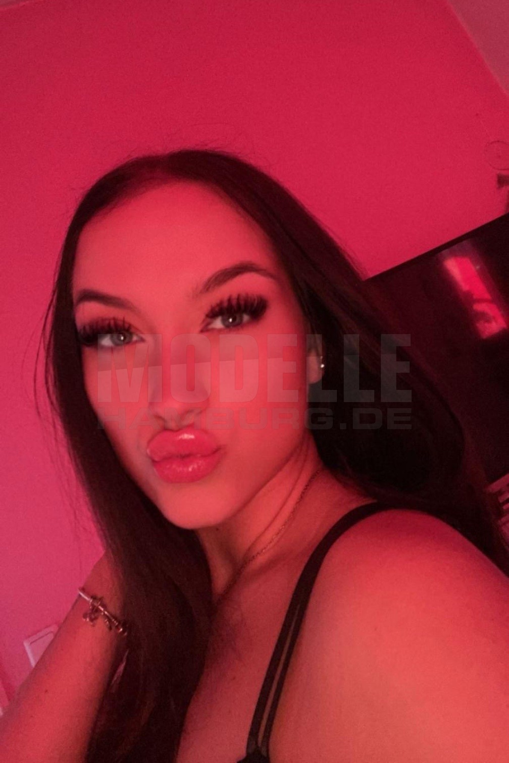 Lilly, 22, 163cm, 62kg, 75 B