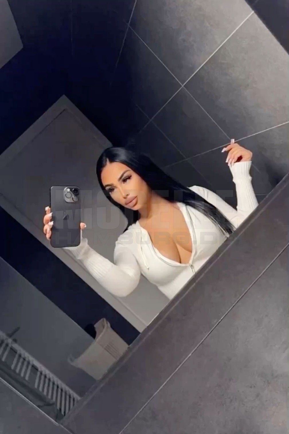 Ayla, 23, 160cm, 68kg, 85 E