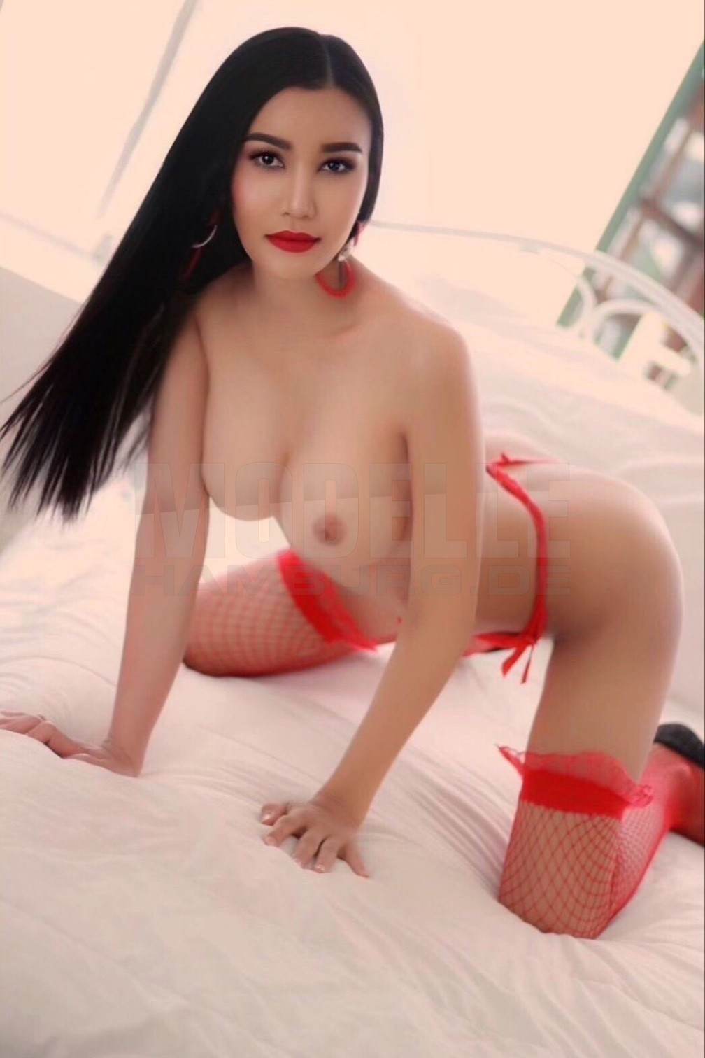 Deanna, 25, 163cm, 50kg, 75 C