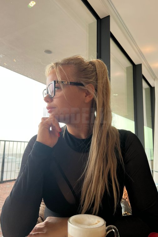 Scarlett, 24, 170cm, 62kg, 75 C