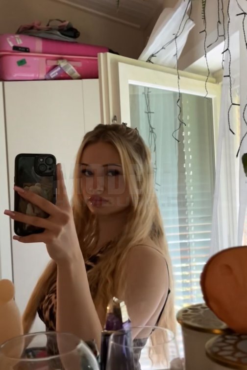 Celine, 18, 163cm, 57kg, 75 D