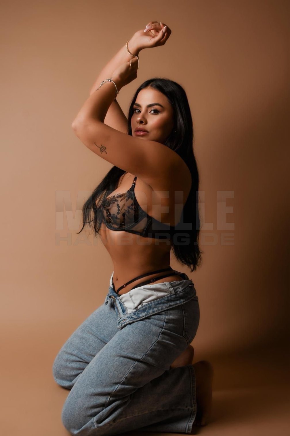 NINA HOT PARTY, 25, 167cm, 68kg, 75 B