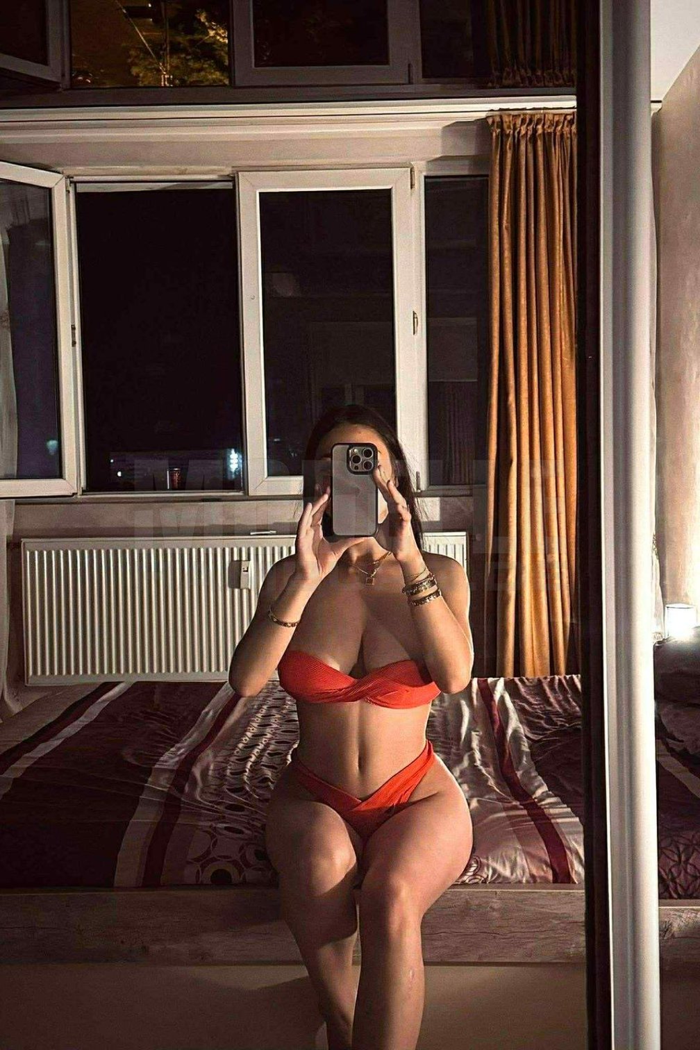 Larissa Party, 18, 165cm, 57kg, 75 C