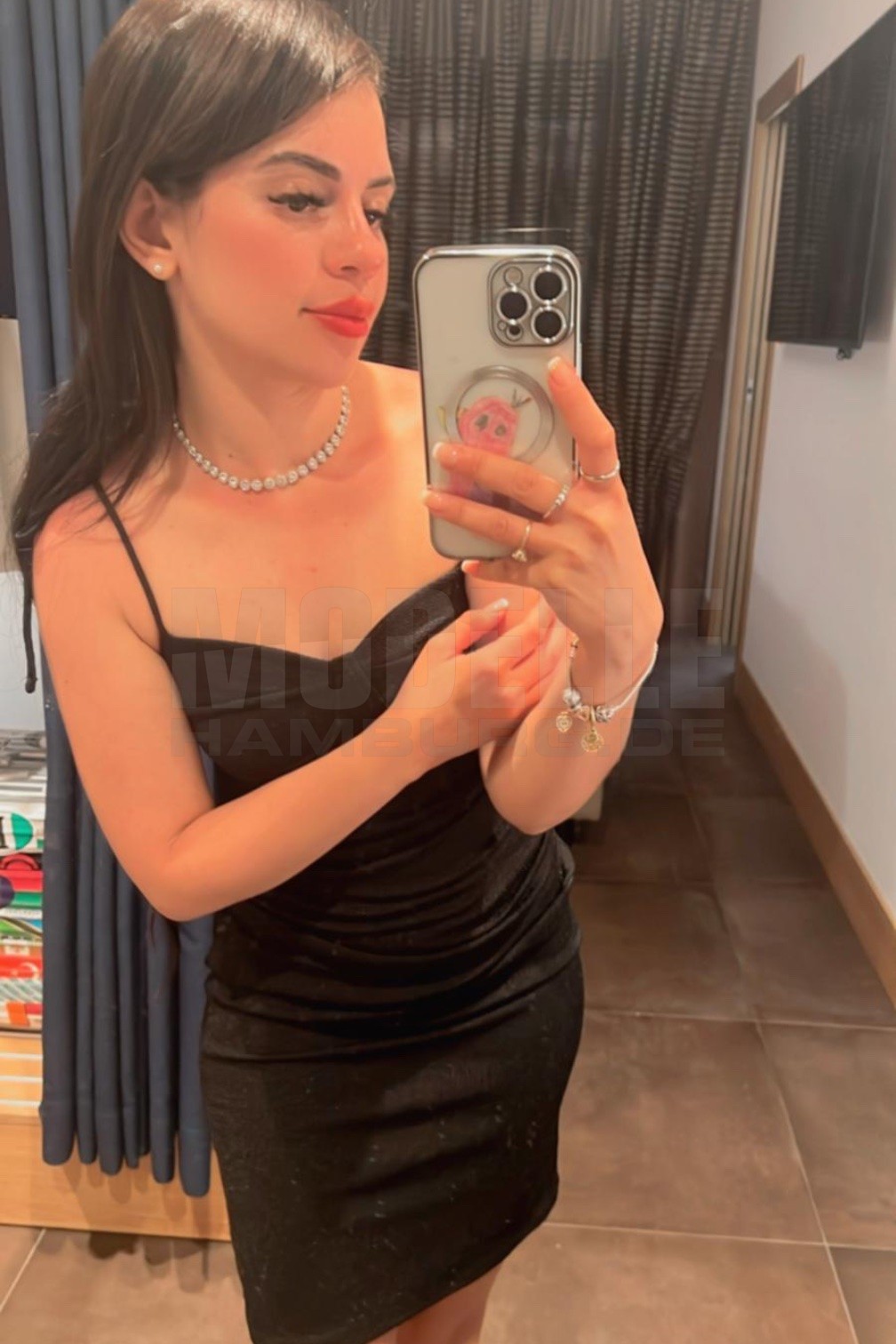 Alejandra, 23, 164cm, 54kg, 70 A