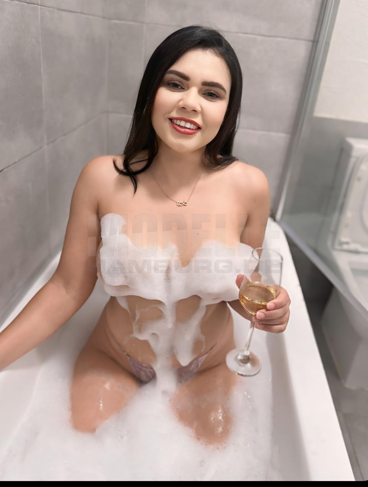 Faby, 23, 164cm, 61kg, 70 C