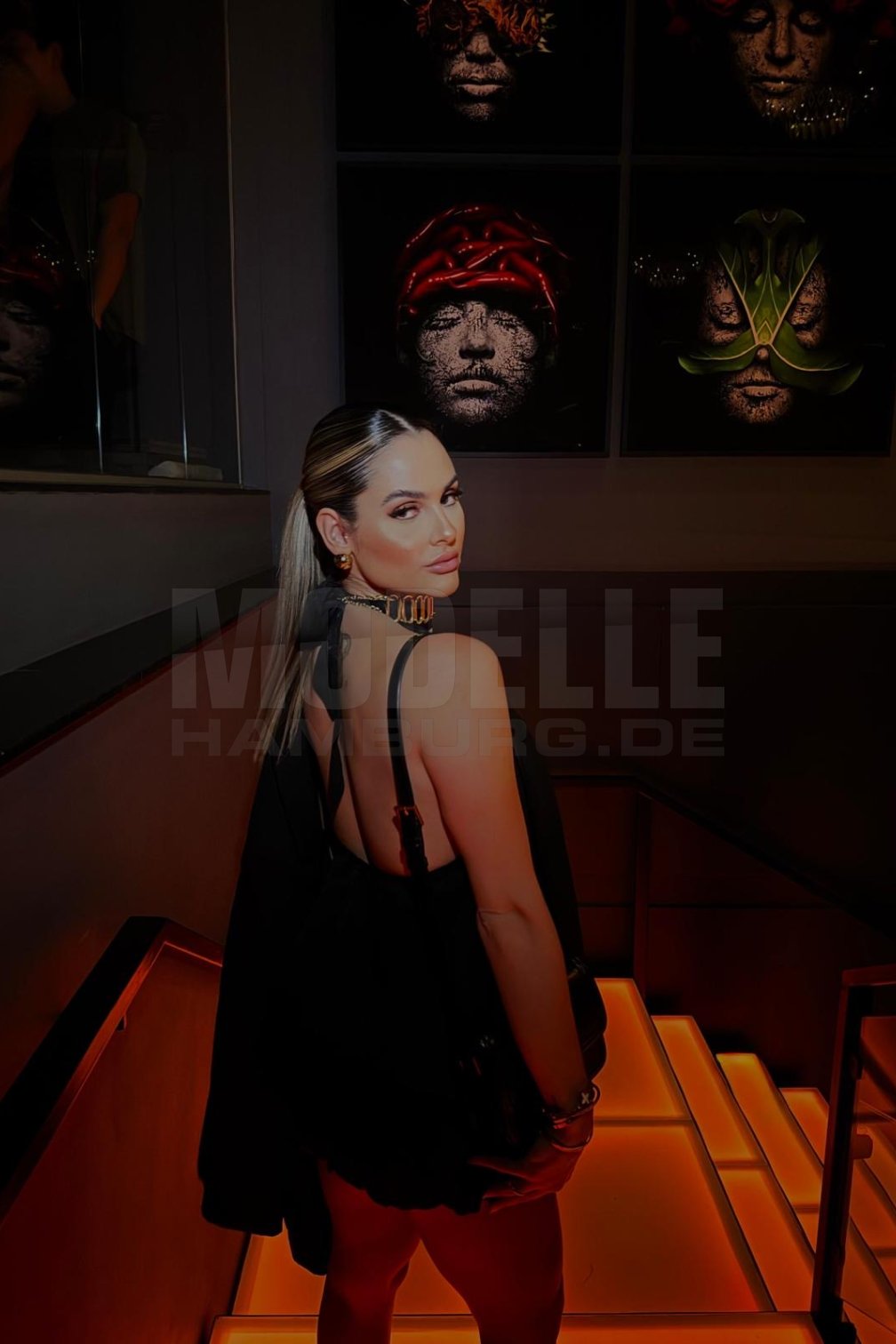 Mel, 25, 170cm, 55kg, 75 B