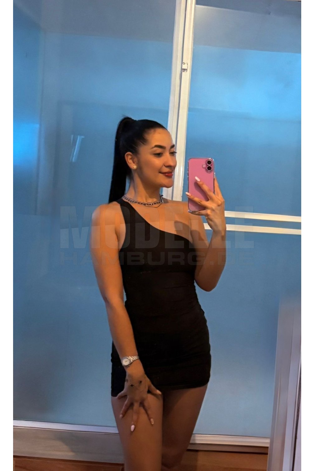 Mia, 25, 164cm, 60kg, 70 C