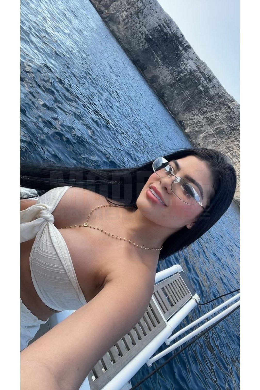 Samantha, 25, 173cm, 70kg, 75 C