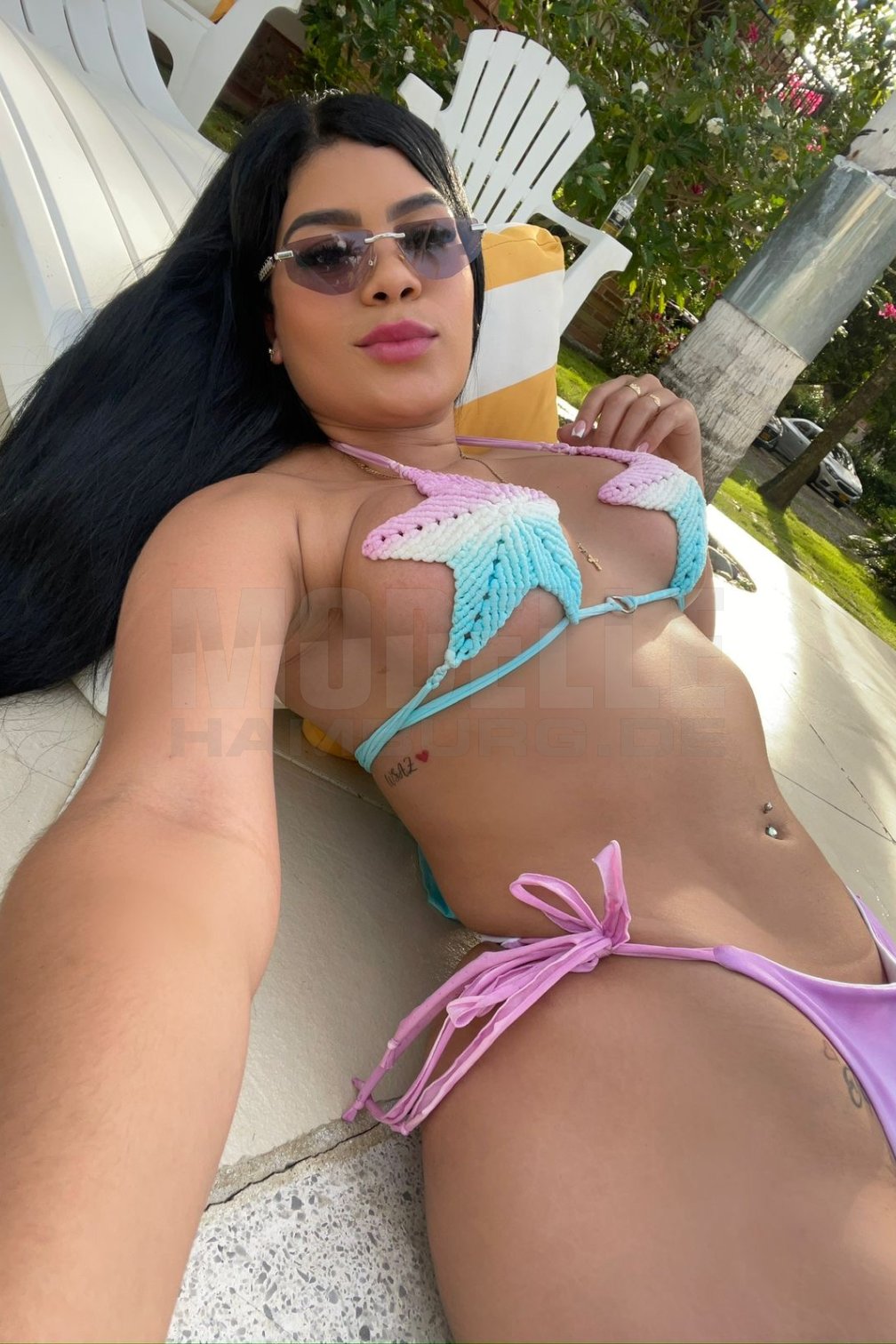 Samantha, 25, 173cm, 70kg, 75 C