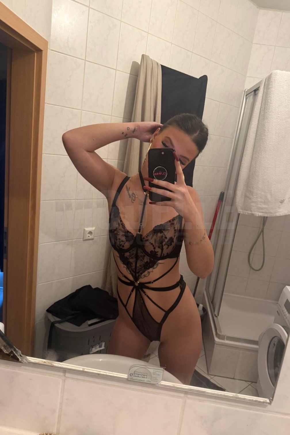 Deutsche Kira, 22, 180cm, 60kg, 75 B