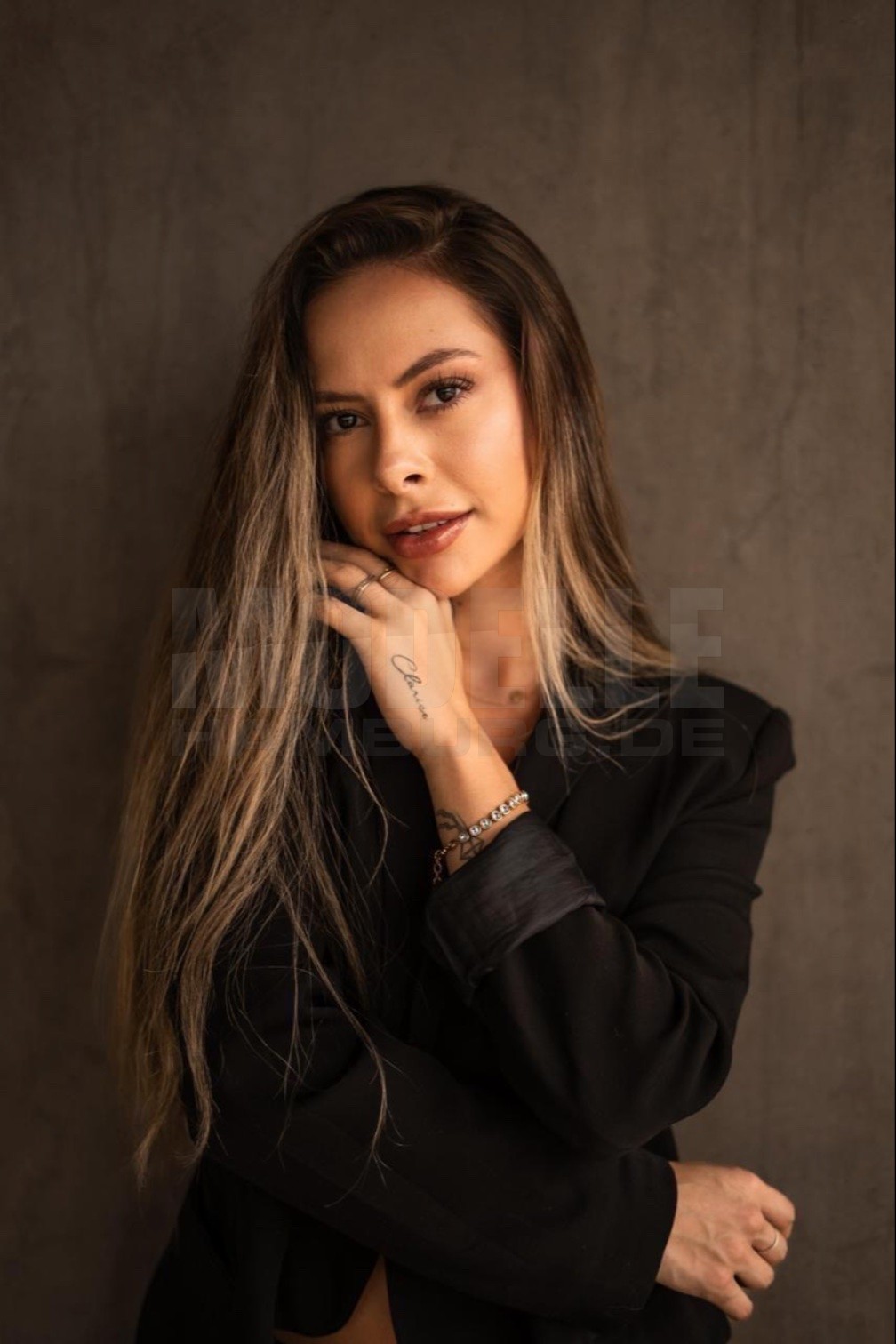 Aura, 20, 160cm, 50kg, 75 A